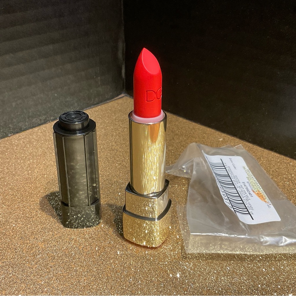 Dolce & Gabbana Classic Cream Lipstick in DELICIOUS # 415